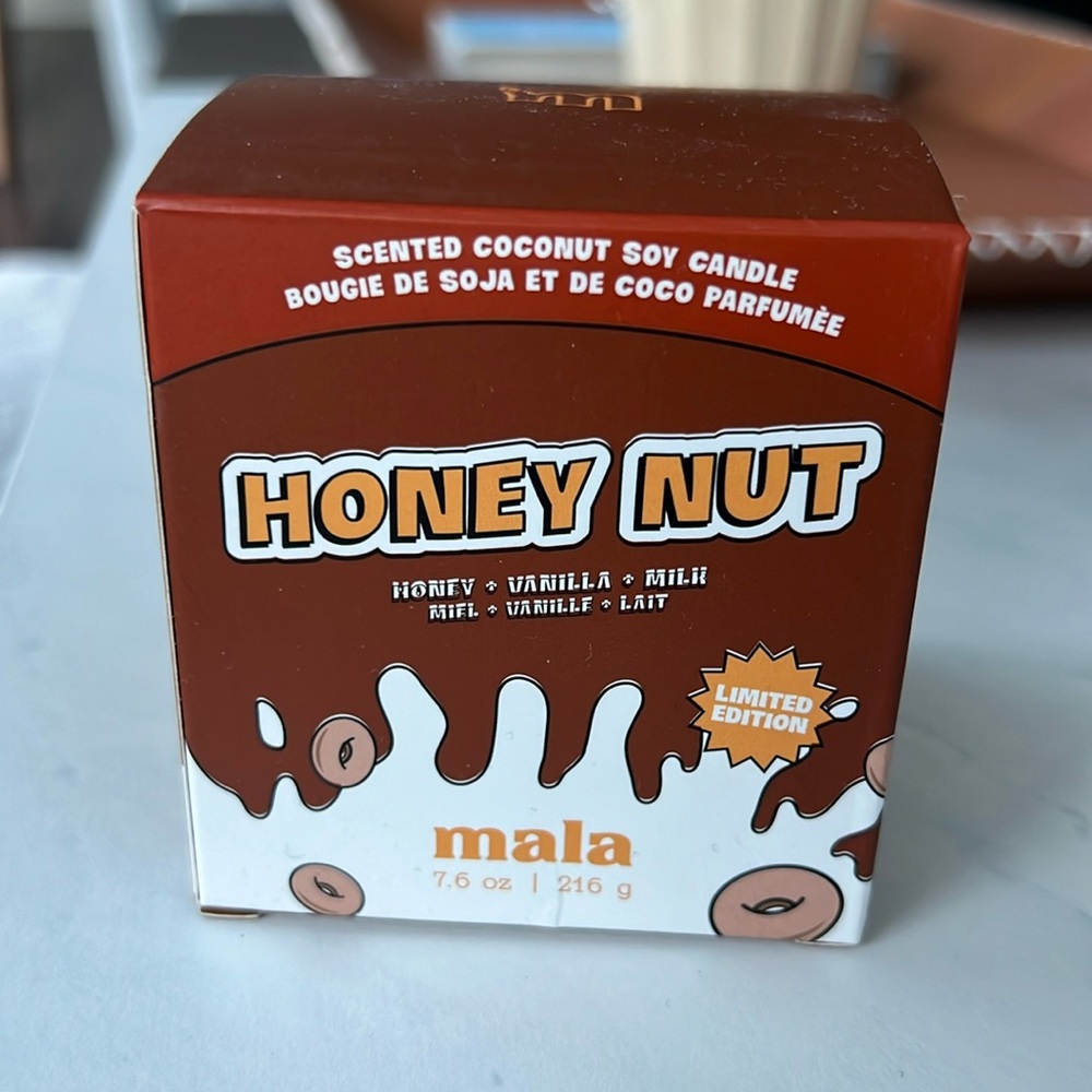 MALA SCENTED COCONUT SOY CANDLE HONEY NUT. BRAND NEW.